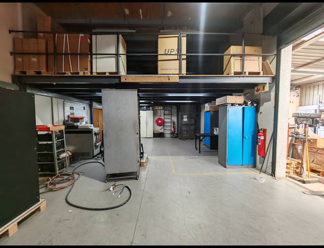 1,047M² WAREHOUSE FOR SALE IN ORMONDE